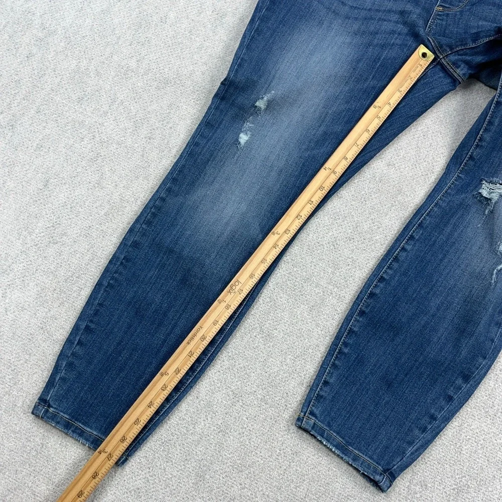 Judy Blue includes item